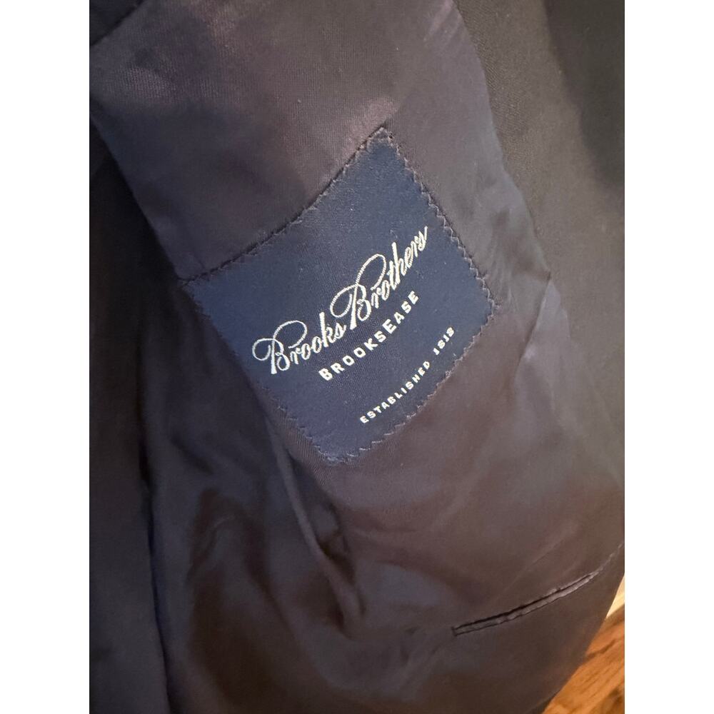 Brooks Brothers Brooksease Navy Blazer | Size 40S | Gold Buttons 🧥 - Picture 2 of 6